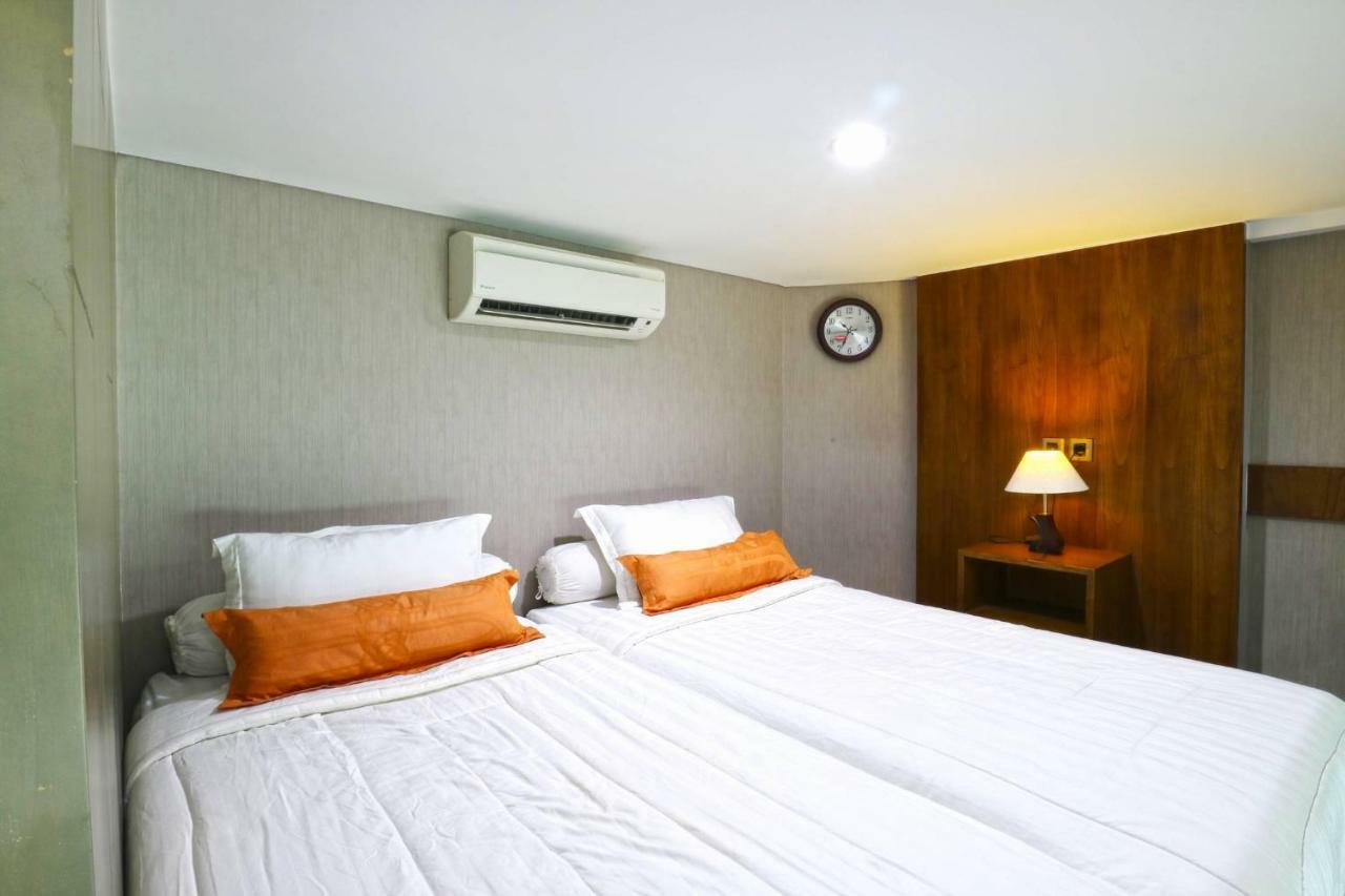 The Baile Hotell Jakarta Exteriör bild